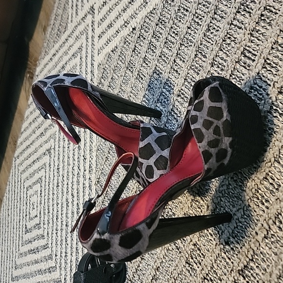 Giambattista Valli Italian Leopard Peep Toe Stiletto size 35 - Picture 7 of 10